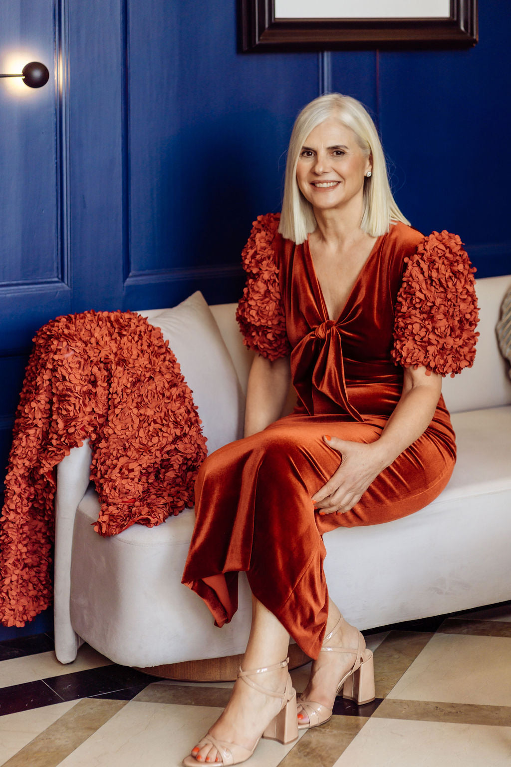 VESTIDO ESCOTE ANUDADO CON MANGAS PETALOS