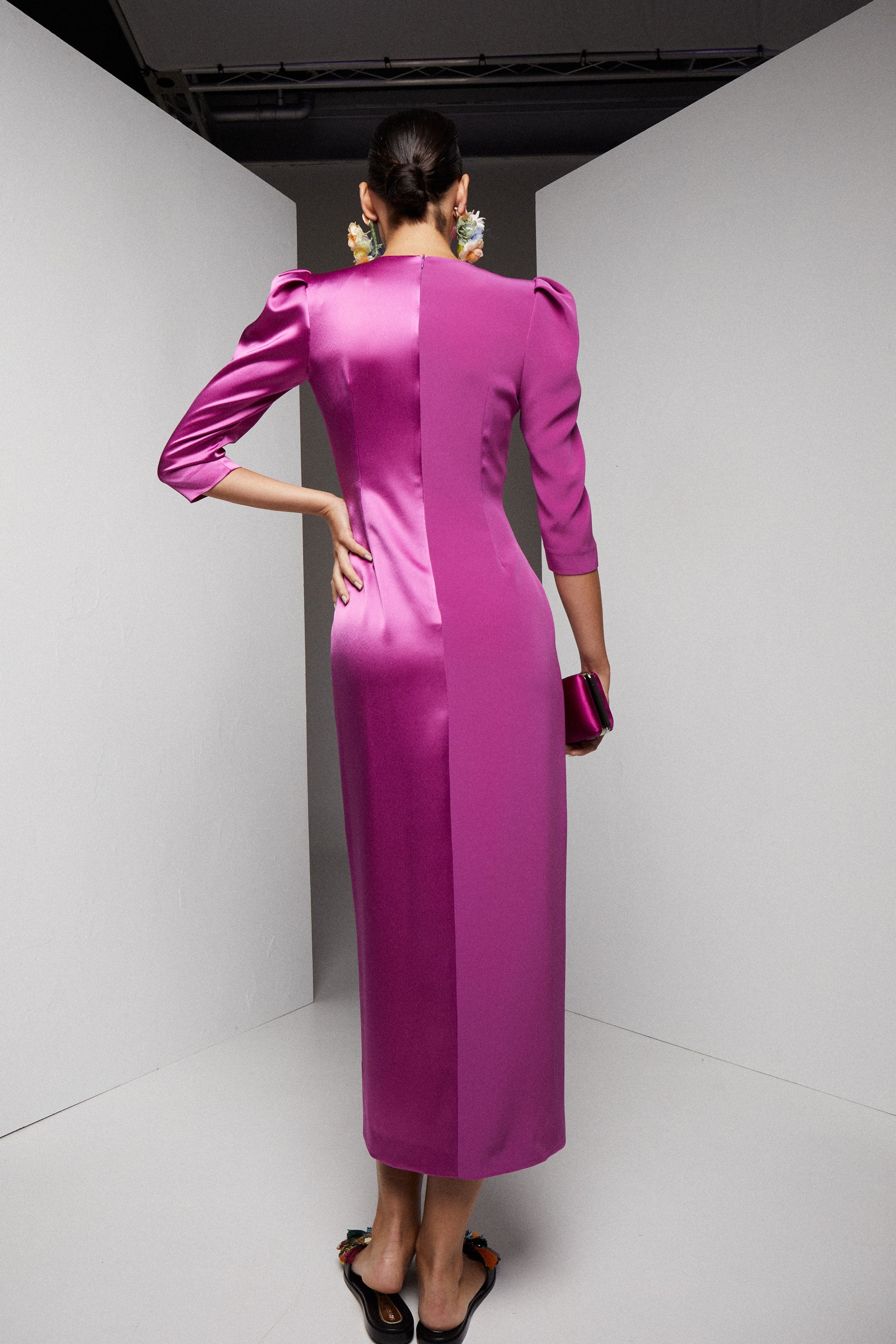 VESTIDO MIDI NUDO CONTRASTES