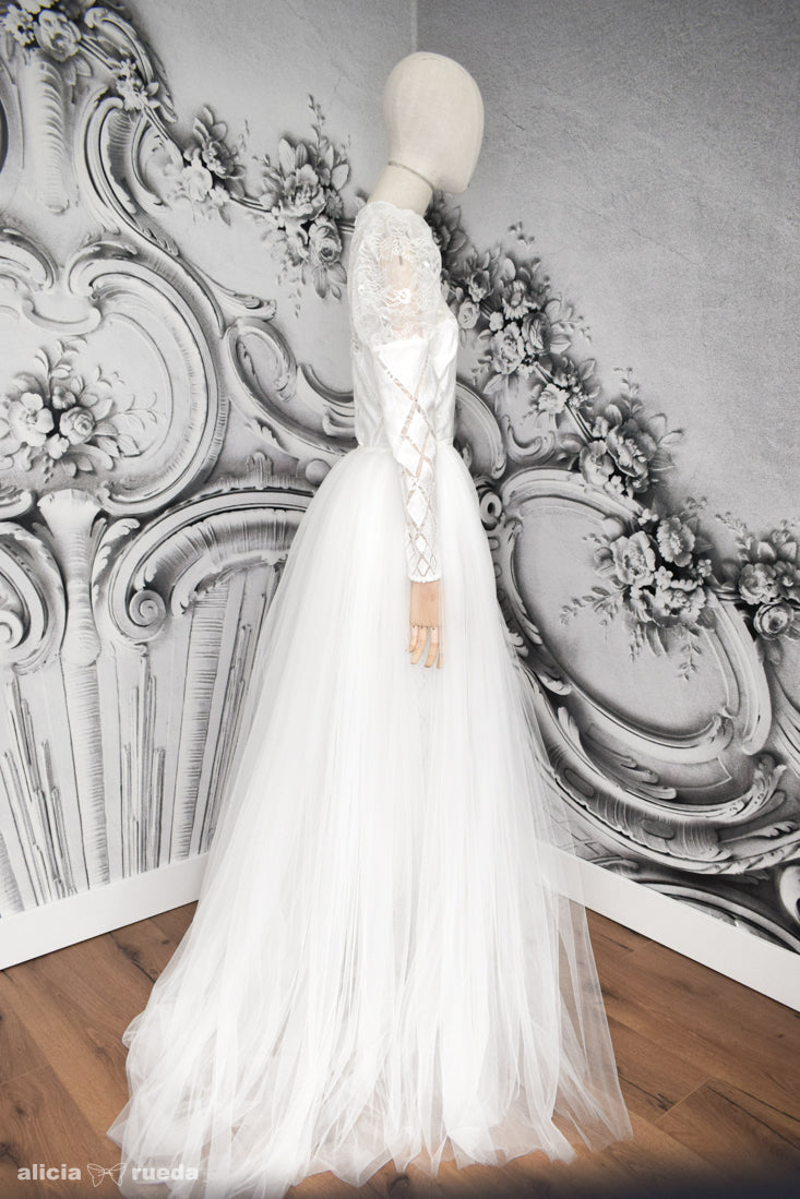 OVERSKIRT VIOLET