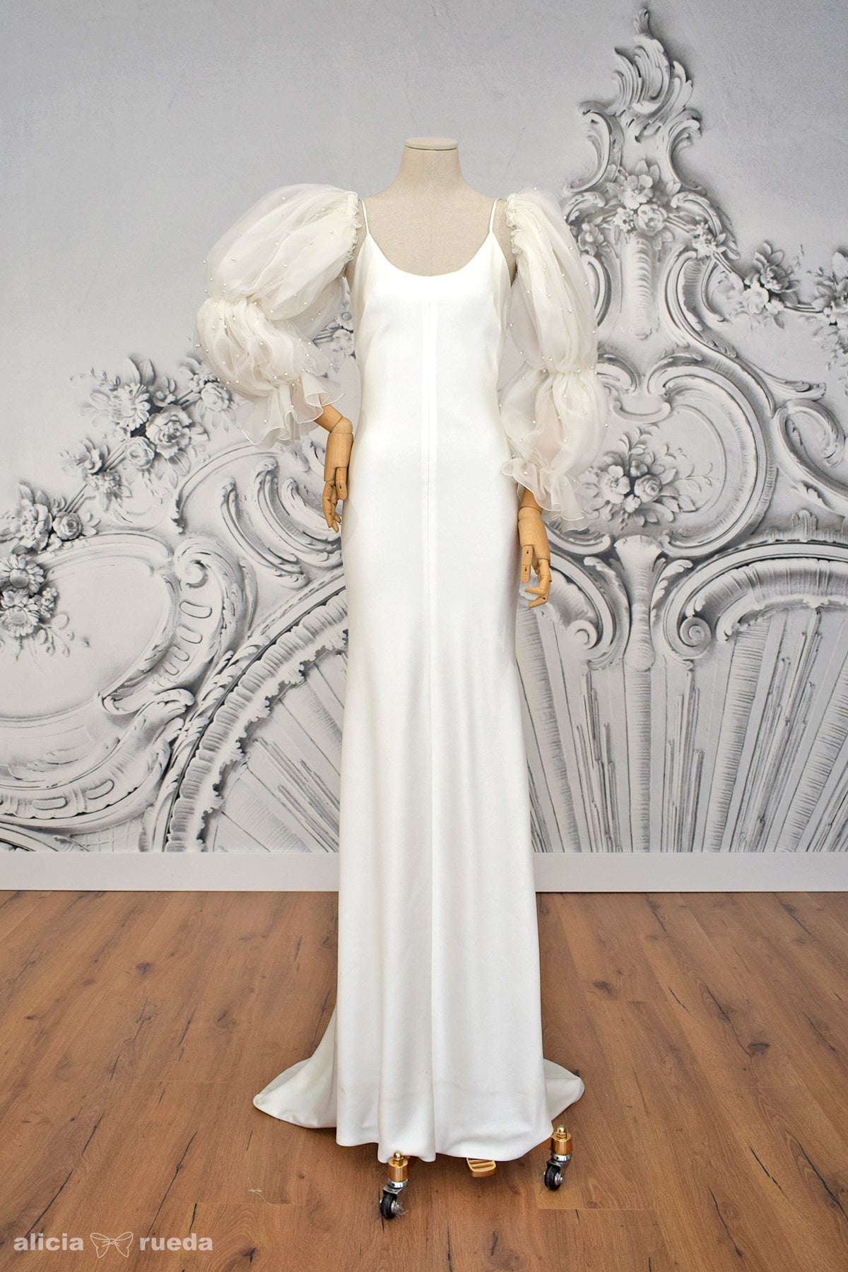 KATALINA DRESS AND JULIA SLEEVES