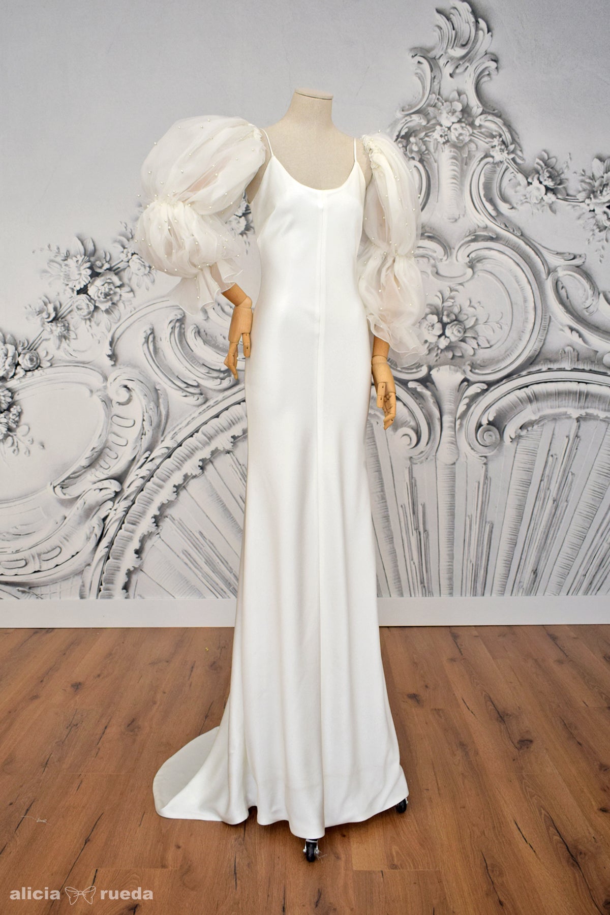 KATALINA DRESS AND JULIA SLEEVES