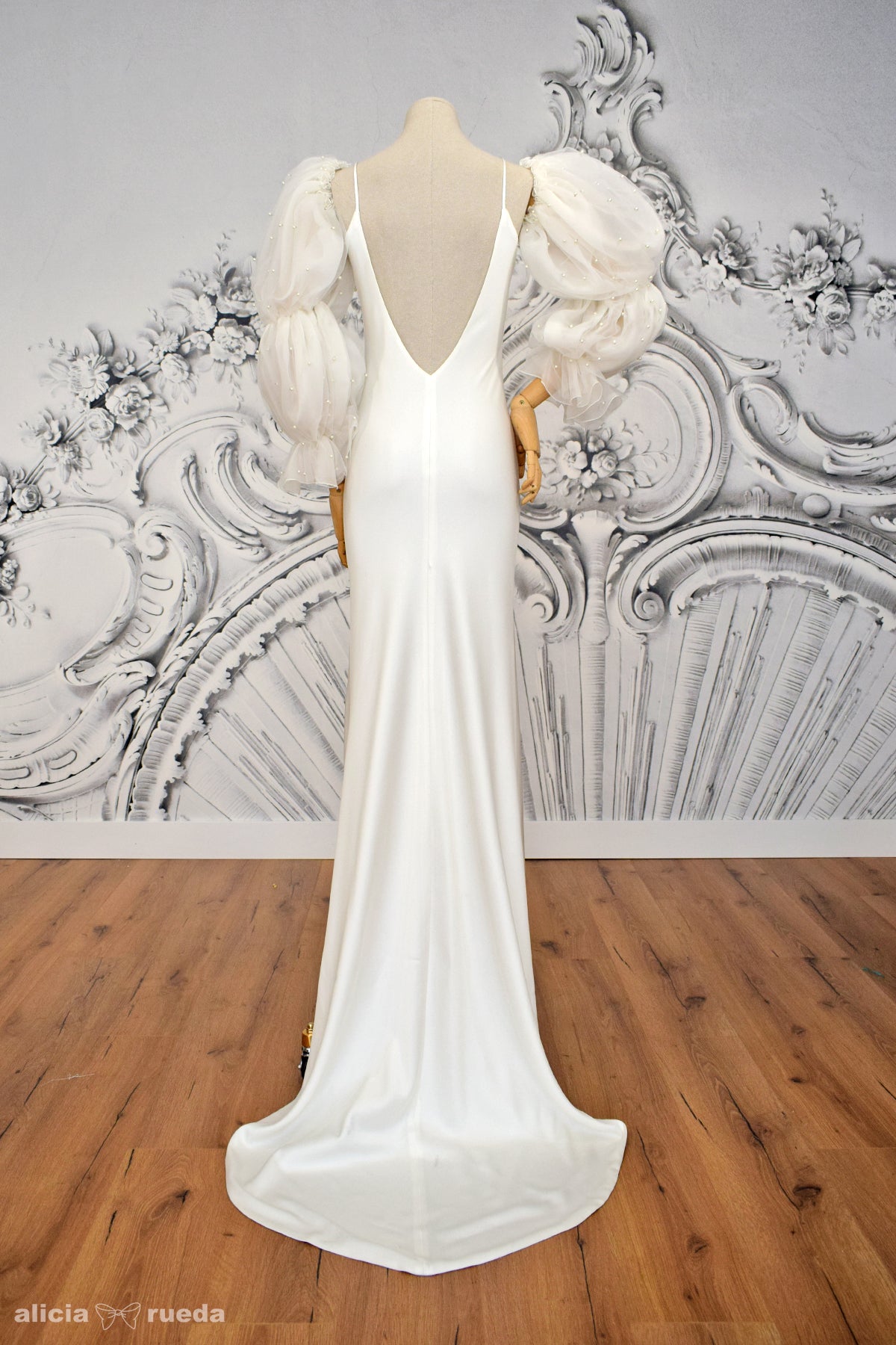 KATALINA DRESS AND JULIA SLEEVES