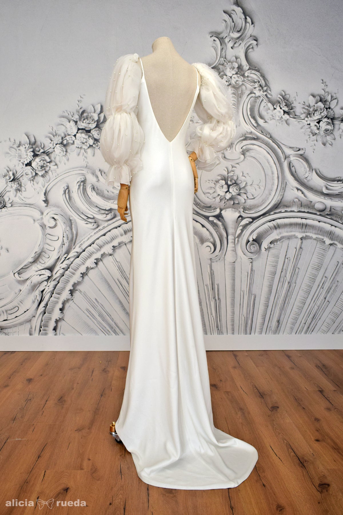 KATALINA DRESS AND JULIA SLEEVES