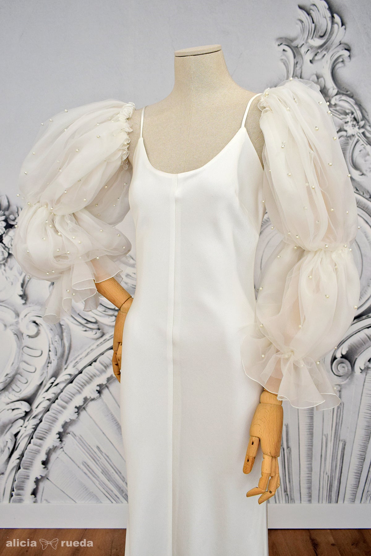 KATALINA DRESS AND JULIA SLEEVES