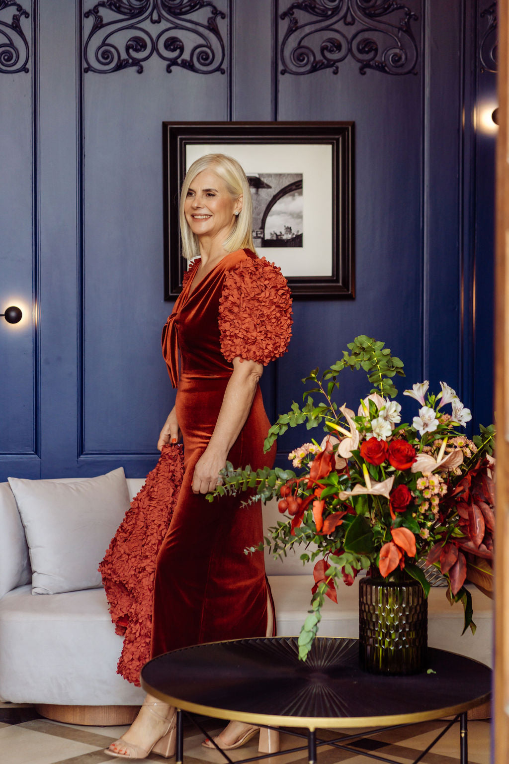 VESTIDO ESCOTE ANUDADO CON MANGAS PETALOS