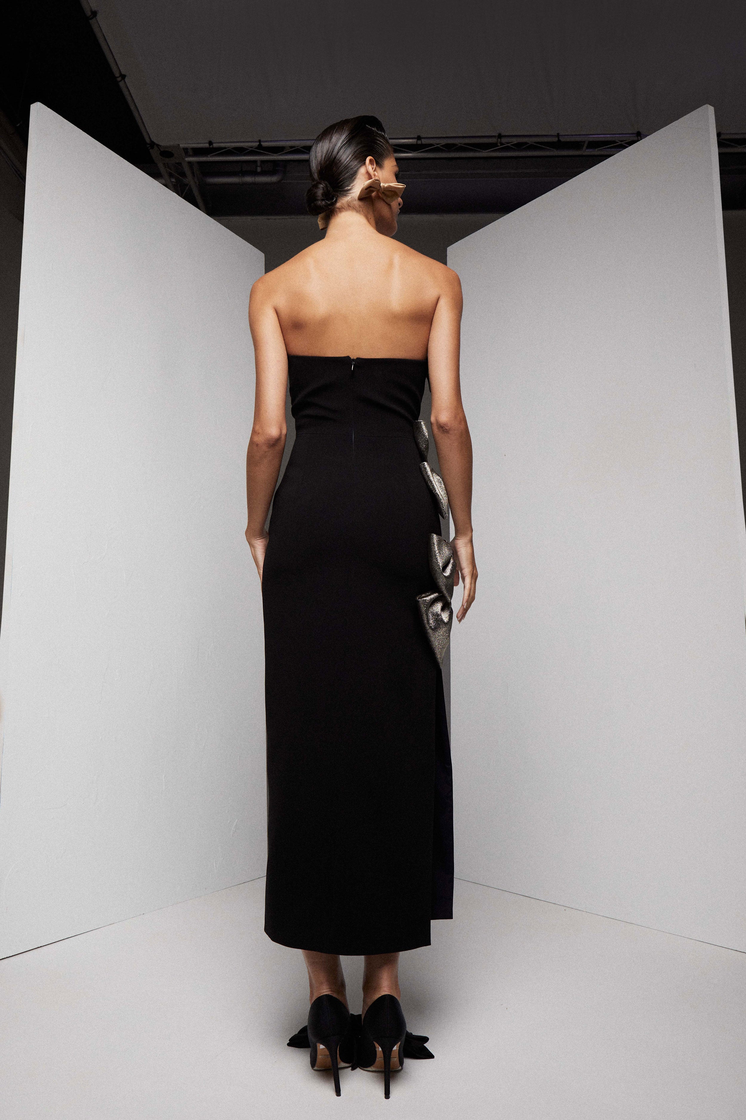 VESTIDO LAZOS LATERALES LUREX